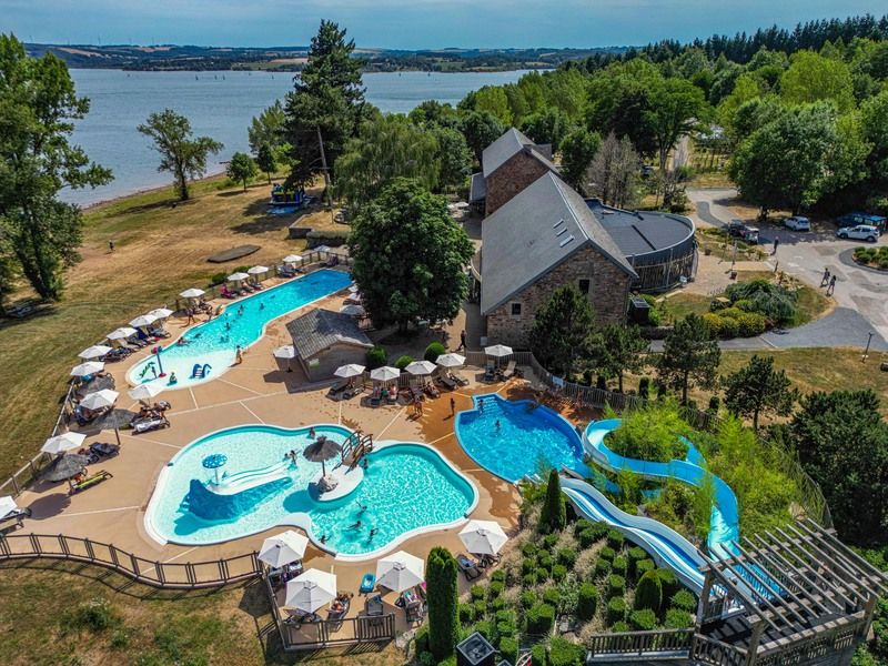 Camping Canet-de-Salars Ciela Village Le Caussanel camping 4 étoiles Aveyron parc aquatique