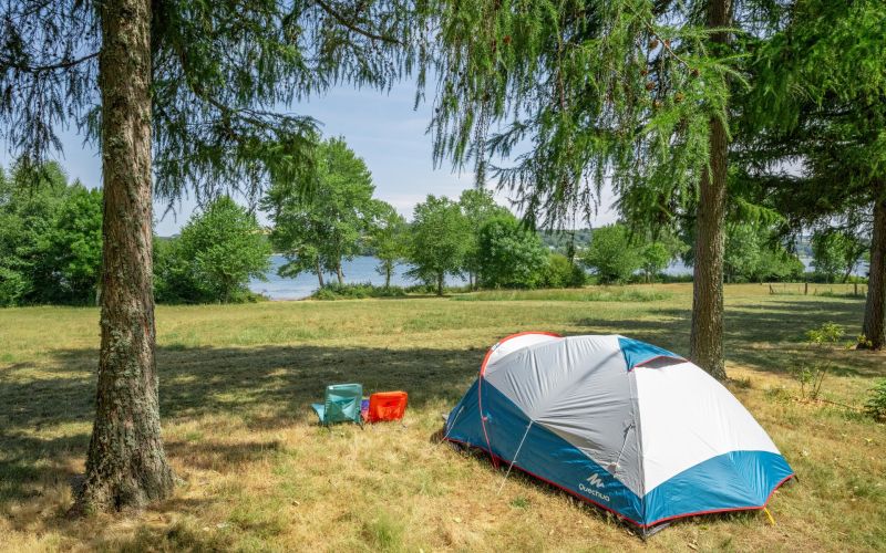 Camping Canet-de-Salars Ciela Village Le Caussanel camping 4 étoiles Aveyron emplacement nu