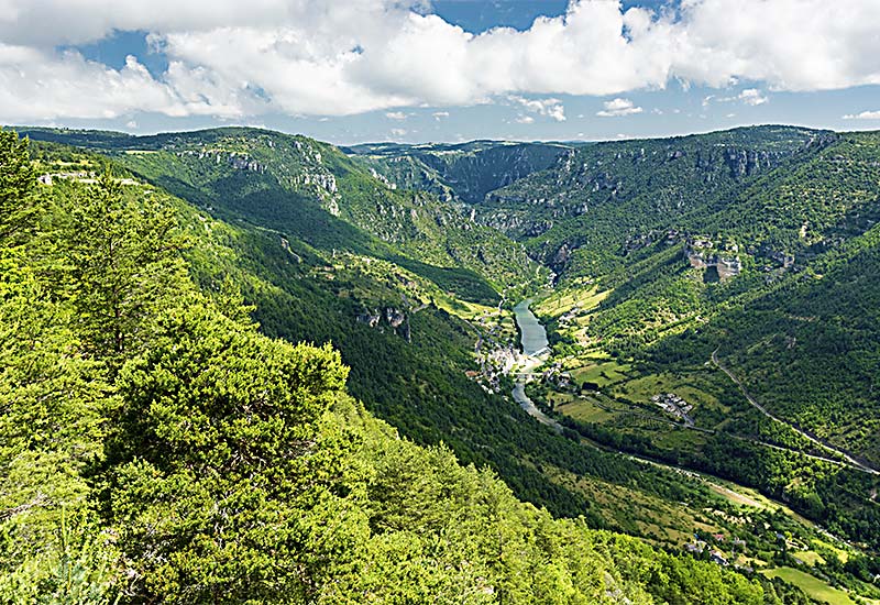 Camping Le Caussanel en Aveyron Ciela Village environs